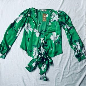 Chic Green Floral Blouse with Tie-Front